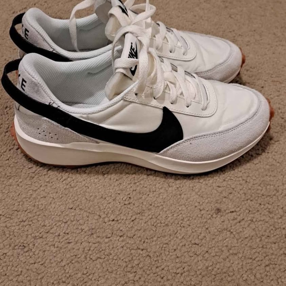 Nike White and Black Retro-Inspired Sneakers